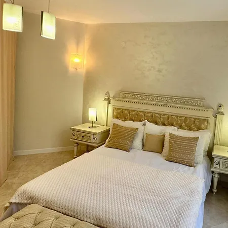 Luxury Coastal Dreams アパート