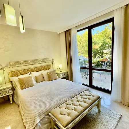 Luxury Coastal Dreams アパート